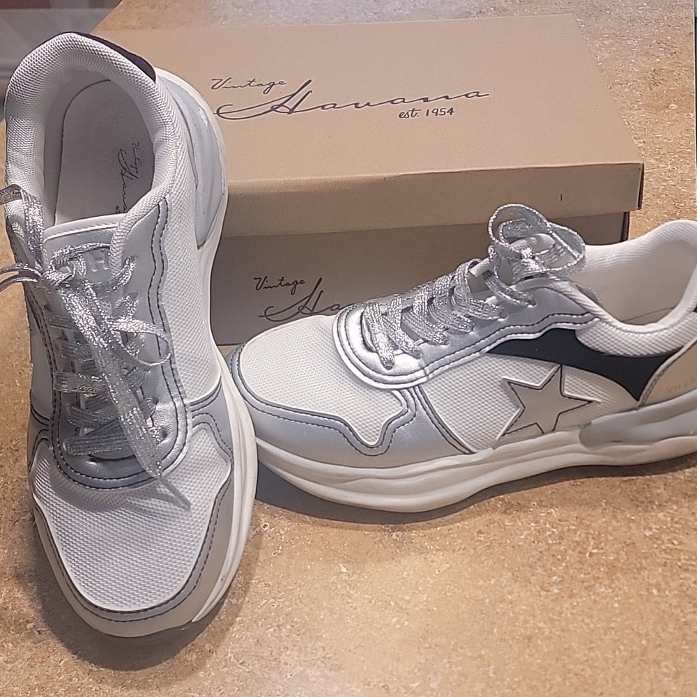 Vintage Havana cloud silver/white tennis shoe